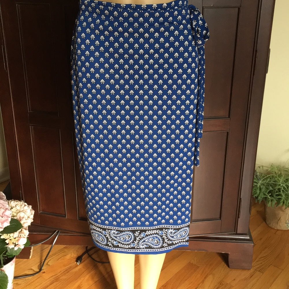 Michael Kors sz 4 EUC wrap skirt! Paisley print